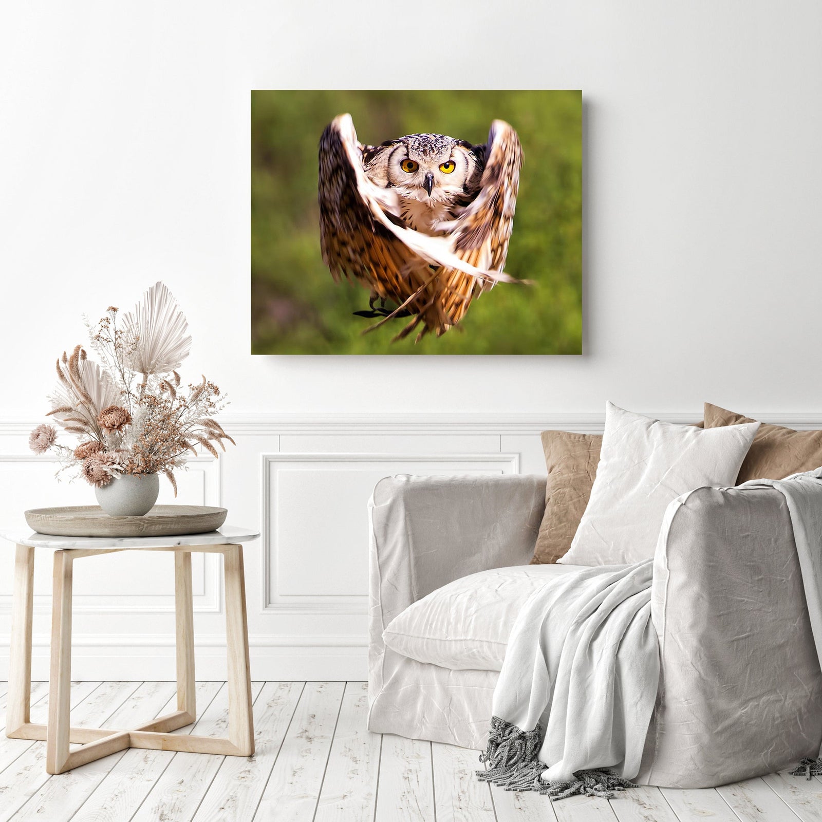 Owl in Flight | Diamond Painting Displayed as Home Decor