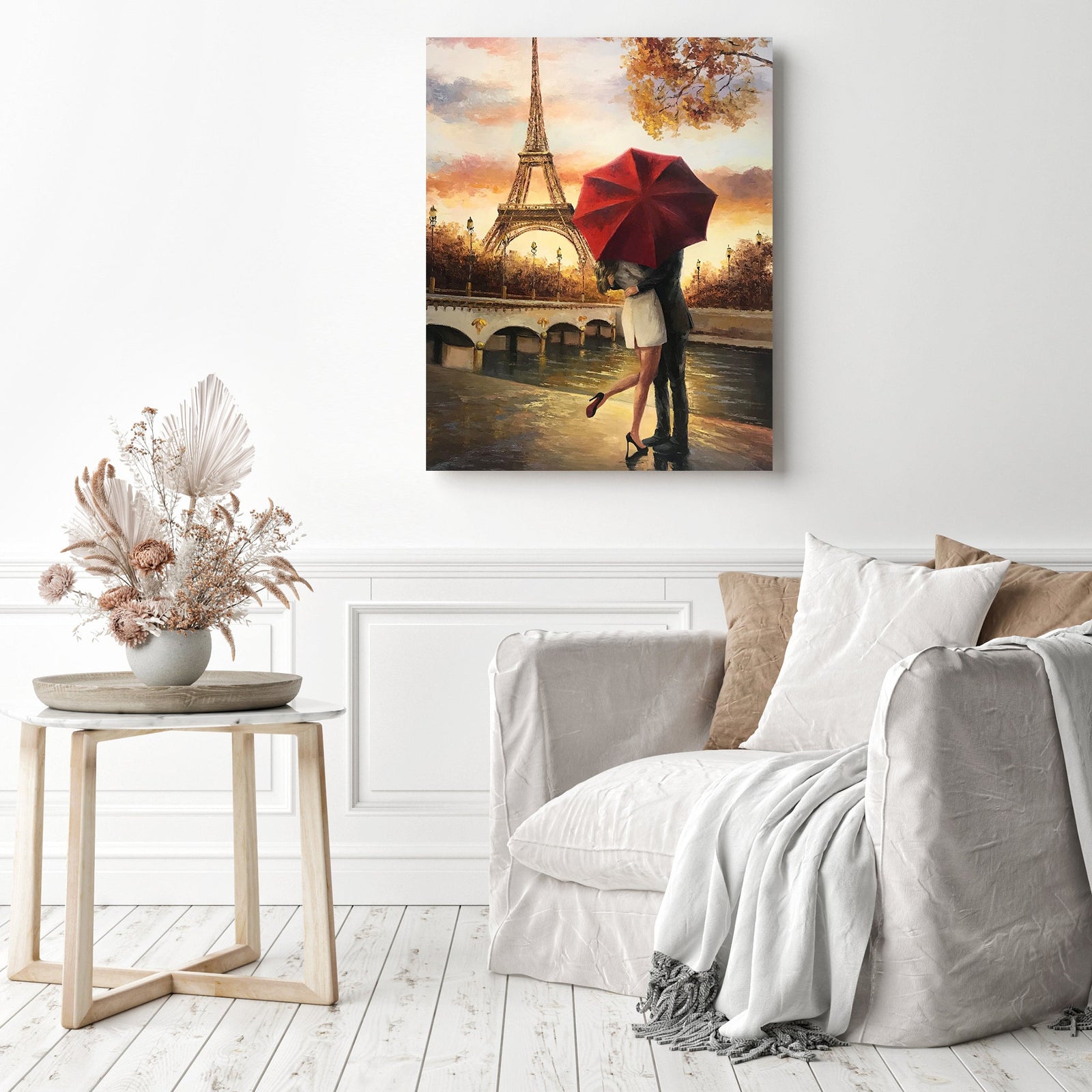 Eiffel Tower and Couple | Diamond Painting Displayed as Home Decor