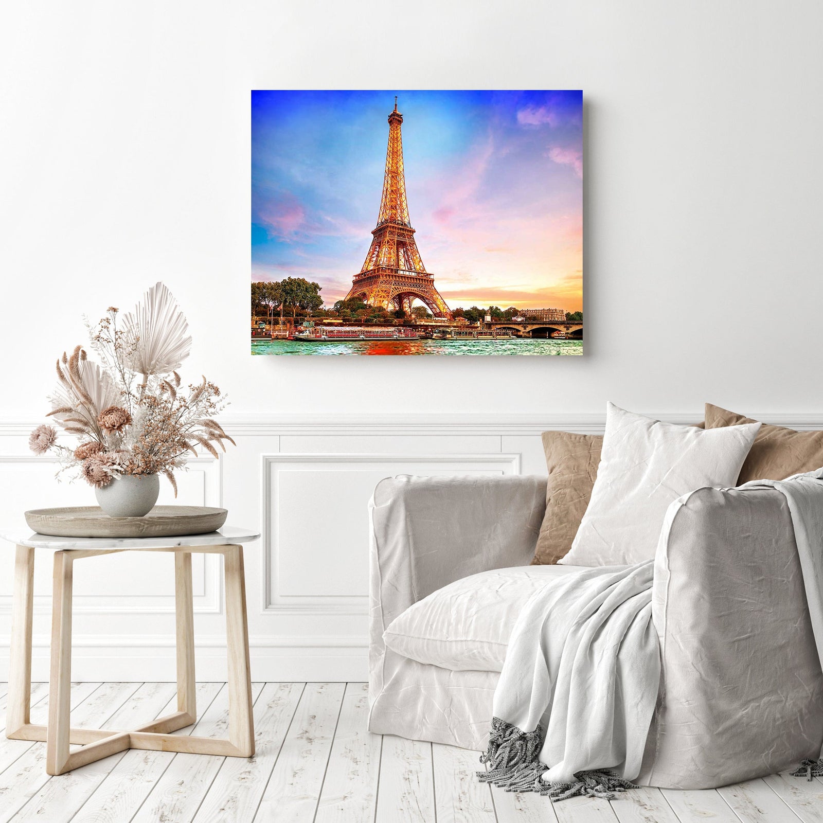 Eiffel Tower Gradient Sky | Diamond Painting Displayed as Home Decor